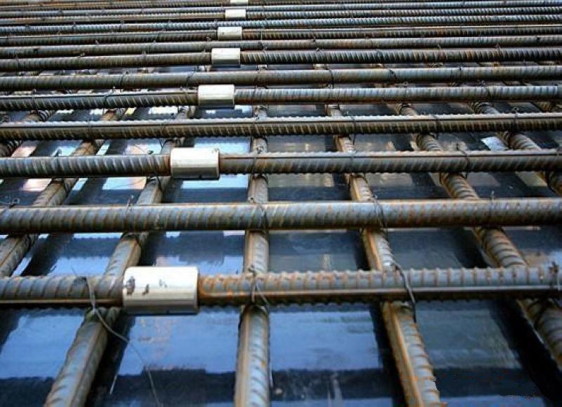 北海为什么建楼房时，要在钢筋上加一排小圆环？原来作用这么大
